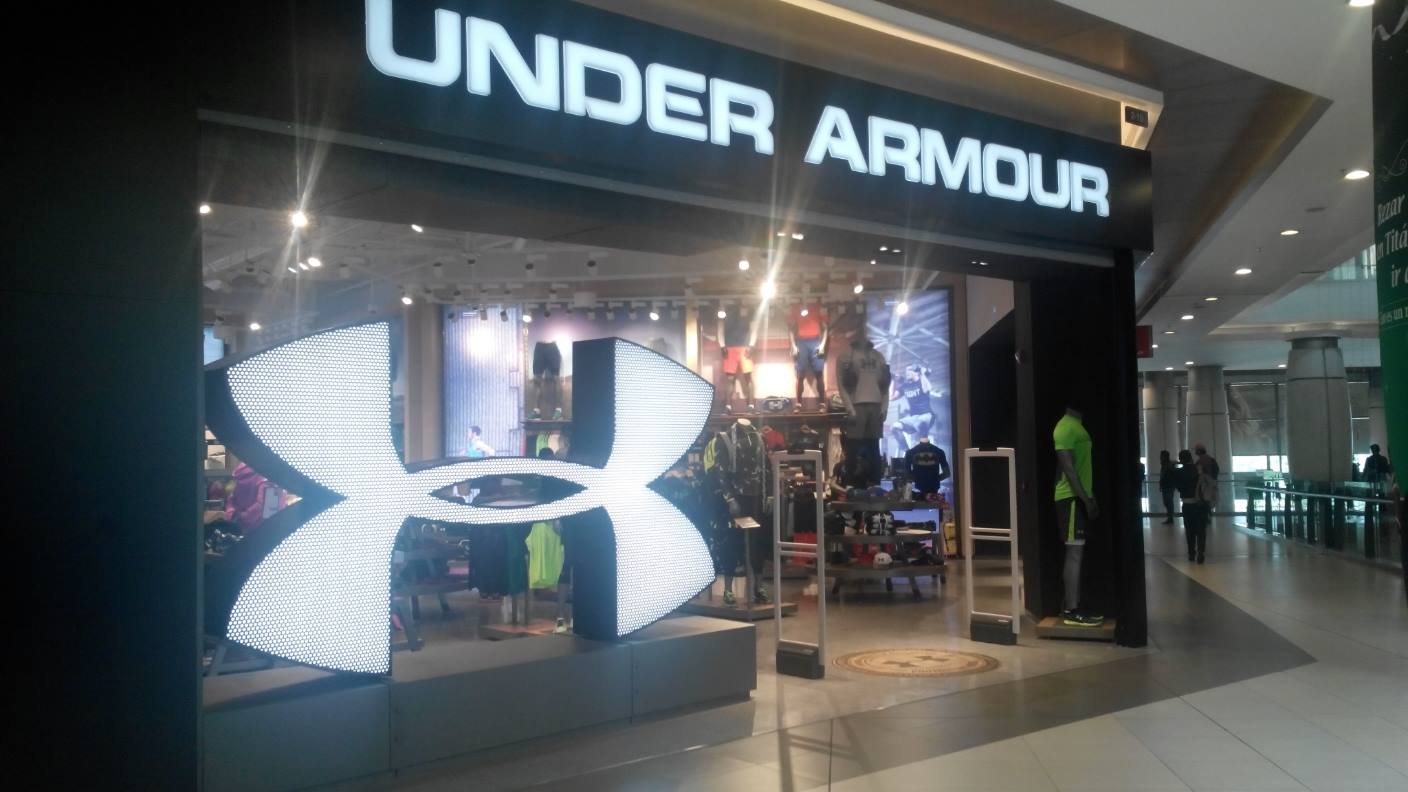 Underarmour CC. Titán Plaza